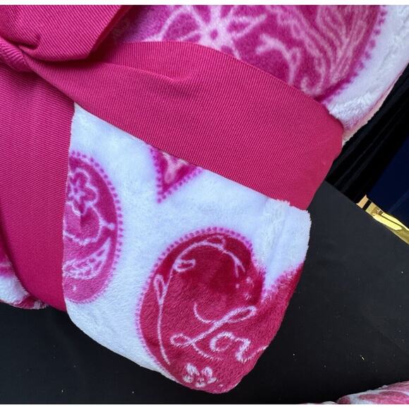 Brand New HD Designs Holiday Throw Valentines Day Collection Micro-Plush Blanket - Picture 5 of 6